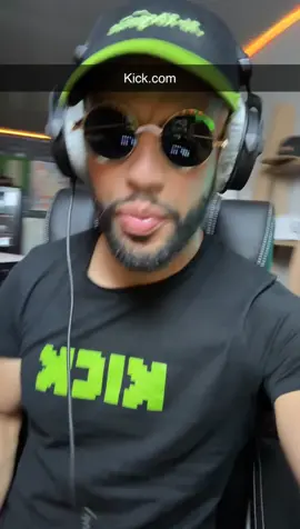 A post by @mrkbogosse on TikTok caption: Come Here, je suis En Live 💚 #viral #kick #kickstreaming #pourtoi 