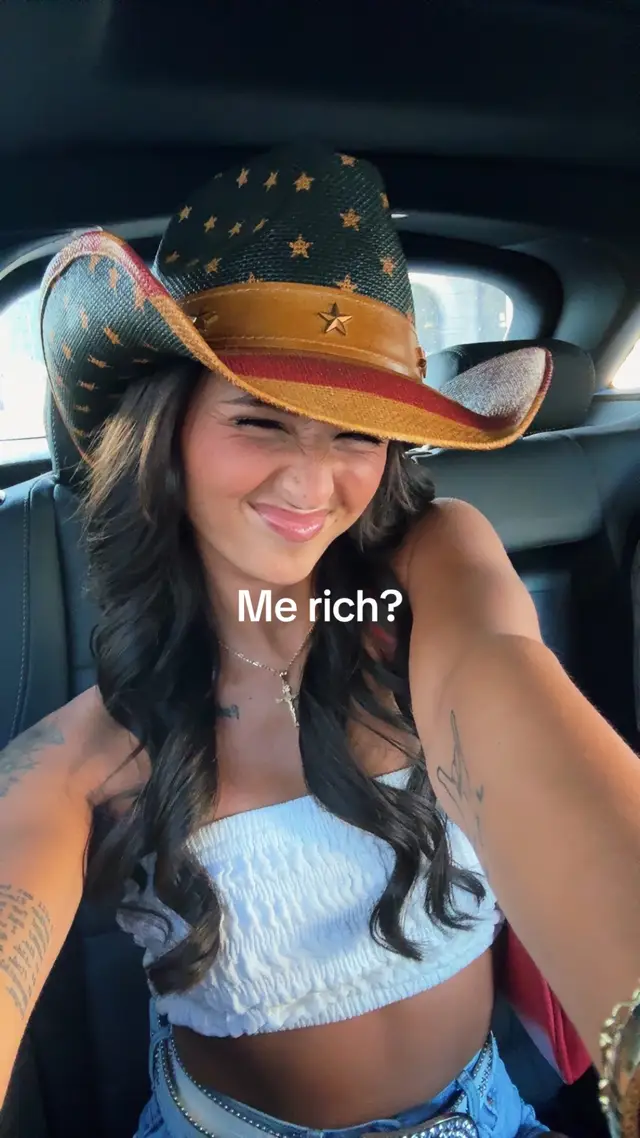 A post by @analisesabatine on TikTok caption: @Luch Mar #fyp #viral #boyfriend #relationship #relatable 