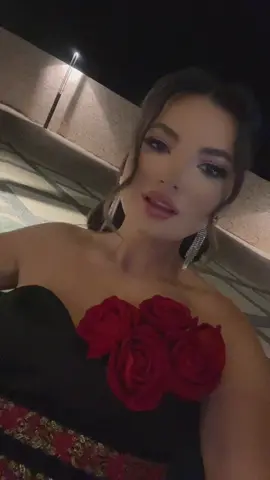 A post by @nicoletaghelase on TikTok caption: În curând piesă nouă! 💓
