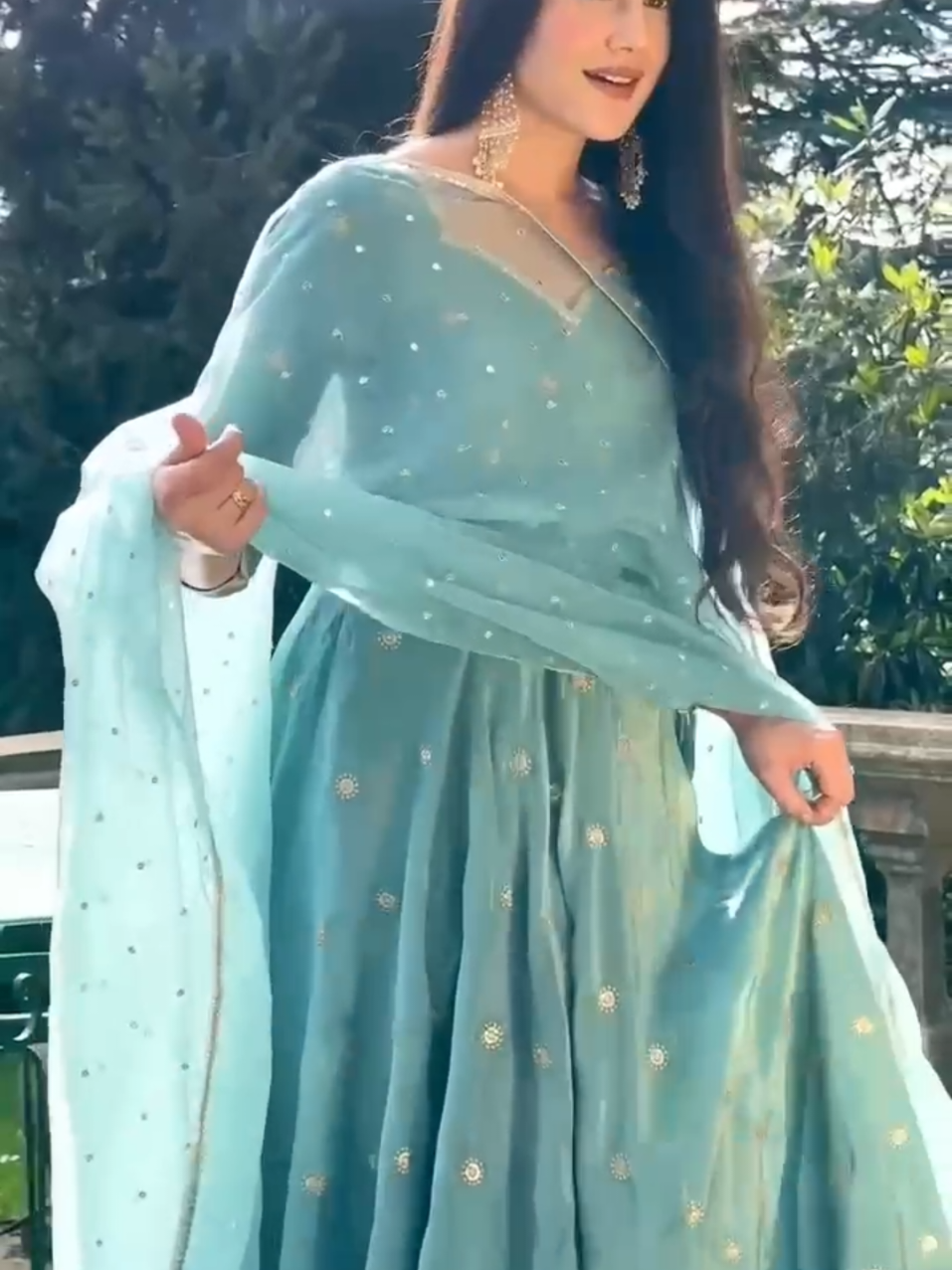 A post by @uksuits__collections1 on TikTok caption: +447404679080 order on WhatsApp #pakistanidress #pakistanifashion #longdress #boutiqueclothing #anarkali 