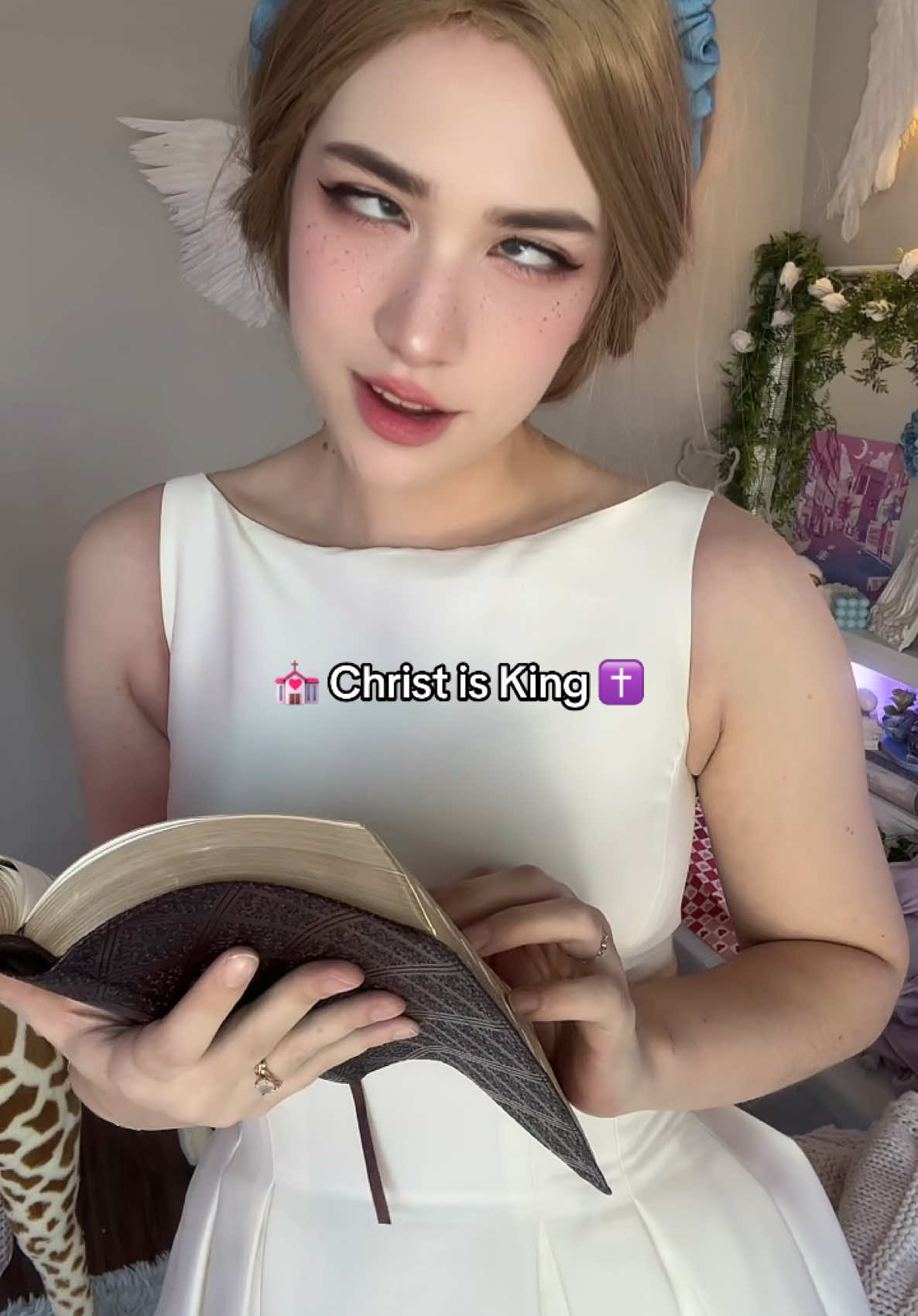 A post by @user12342069911 on TikTok caption: Praise Jesus™️ 🫶🏻 #tradwife #trap 