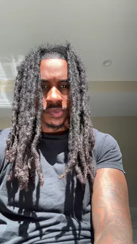 A post by @dlocss on TikTok caption: #fyp #dlocss 