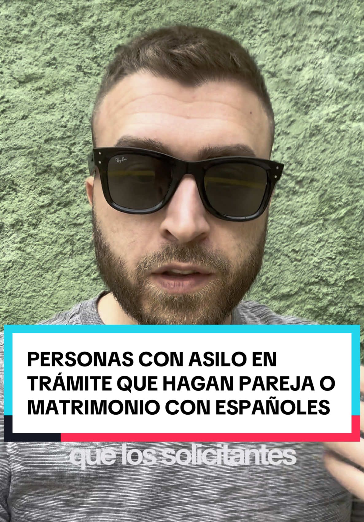 A post by @abogadoextranjeria on TikTok caption: Hablamos sobre las diferencias entre pareja de hecho, matrimonio y los derechos de los solicitantes de asilo para obtener la residencia de sus parejas. Explicamos que si la pareja es española, los solicitantes de asilo pueden obtener la residencia familiar, pero si la pareja es extranjera, no podrán solicitar el arraigo social con vínculos.