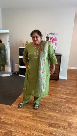 A post by @bapug007 on TikTok caption: #foryou #pb32nawanshahr #punjabifamily #dubai❤️🇦🇪❤️🇦🇪❤️🇦🇪 #canada🇨🇦 