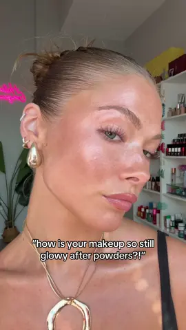 A post by @ on TikTok caption: my ultimate setting powder + setting spray combo for DEWY makeup 🤭🫧💆🏼‍♀️✨🪞 #glowymakeup #glow #trending #MakeupInspo @Kosas @ONE SIZE BEAUTY ib: @𝓔𝓶𝓮𝓵 😗🫶🏼