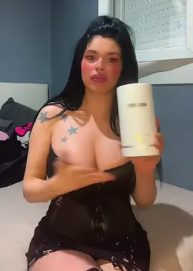 A post by @rociochik on TikTok caption: ✨ ¿Buscas un perfume elegante, fresco y duradero sin romper el bolsillo? 💎 Descubre Lonkoom White — aroma suave, limpio y con presencia. Un lujo asequible que deja huella 🤍 🧴 Perfecto para el día a día, oficina o citas especiales. ⚡ ¡Huele caro, pero es económico!  🛒 lo Puedes encontrar en el carrito que aparece en este video  💬 ¿Te gustan los perfumes frescos o intensos? ¡Comenta! #PerfumeTikTok #LonkoomWhite #PerfumeViral #PerfumesBuenos #TikTokShop #PerfumeAsequible #TikTokPerfumes #FraganciaDelDía #DupePerfume #HueleRico #PerfumeLimpio #FraganciaFresca #LonkoomPerfume #PerfumeLowCost #TikTokEspaña #TikTokFragancias #TikTokBeauty #PerfumeRecomendado #HueleBien #TikTokVirales #UnboxingTikTok #TikTokReview #PerfumeDelDía #EleganciaAccesible #TikTokParfum #TikTokMakeup #TikTokFragance #AromaTikTok #TikTokAroma #OlorTikTok #TikTokPerfumista #TendenciasTikTok #BeautyTok #TikTokHueleRico #TikTokFraganceLovers #PerfumeDiario #DupeDeluxe #OlorLimpio #TikTokSpain #TikTokLatino #EsenciaTikTok #PerfumeFavorito #TikTokEstilo #TikTokModa #TikTokTrend #PerfumeASMR #TikTokGlowUp #PerfumeUnisex #PerfumeFemenino #PerfumeTikTokShop #TikTokBelleza2025 #PerfumeRecomendadoTikTok #PerfumesParaTodos #LonkoomLovers #PerfumeEconómico #TikTokDupe #PerfumeViralTikTok #PerfumeTikTokReview #PerfumistaTikTok #PerfumesEspaña #PerfumeBaratoPeroBueno #FraganciasTikTok #ParaTi #FYP #ParaTiPage #DescubrePerfumes #PerfumeChallenge #TikTokPerfumeLover #TikTokRecomendado #HueleATi #TikTokLujoAccesible #TikTokPerfumado #TikTokEnamora #AromaQueEnamora #PerfumeQueDura #TikTokSutil #EleganciaTikTok #Perfumes2025 #TikTokPerfumistas #PerfumeDeModa #LonkoomTikTok #LonkoomViral #EsenciaViral #TikTokEstiloDeVida #PerfumeParaElla #PerfumeParaÉl #PerfumeFresco #TikTokSeducción #TikTokPasión #OlorDeÉxito #FraganciaViral #LonkoomReview #TikTokUnboxingPerfume #DupeTikTok #FraganciasTopTikTok #TikTokPicks #TikTokLooks #PerfumeEstiloTikTok