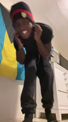 A post by @mrflawdaaa on TikTok caption: ain’t from Baltimore but check me out😂🔥 #fyp #funny #cut #trending #viral 