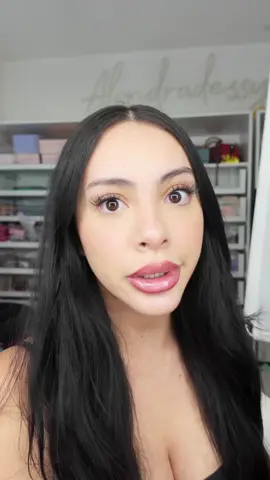 A post by @alondradessyyy on TikTok caption: How to get rid of B.O. 💁🏻‍♀️ the easy way with @lemme #lemmenewarrivals #lemmegreens