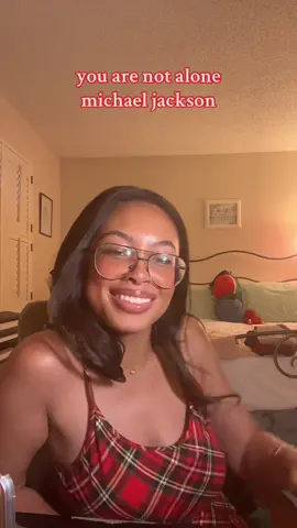 A post by @bbnikkii on TikTok caption: extra long video to make up for yesterday🤍 #michael #michaeljackson #mj #music #fyp #foryou #singer #cover #songwriter #bnikki #tiktoklive #livehighlights 