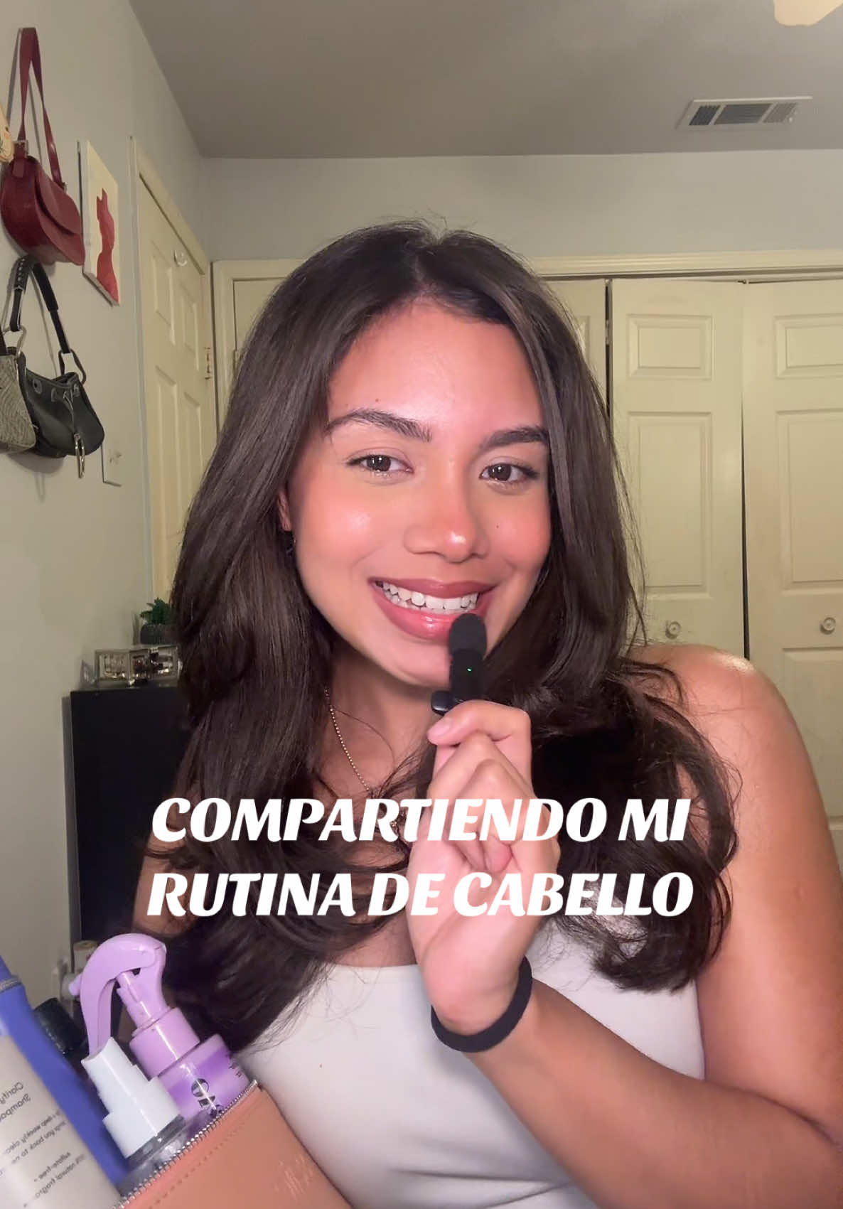 A post by @itsauraaaa on TikTok caption: en español esta vez ✨💓 -shampoo clarificante@Odele Beauty  -shampoo biotin hask -shampoo con volumen @Nexxus Hair Care  -protectores @amika @Eva NYC  -leave in conditioner @THE OUAI 