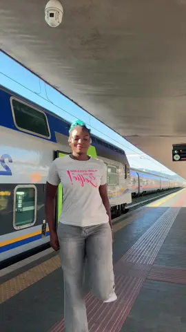 A post by @princesse_ange2 on TikTok caption: #malienne🇲🇱 #italy #skinny #tiktoker 