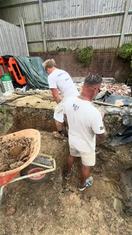 A post by @al_the_trowel on TikTok caption: #rhinobuild #bontools #fy #foryoupage #bon 