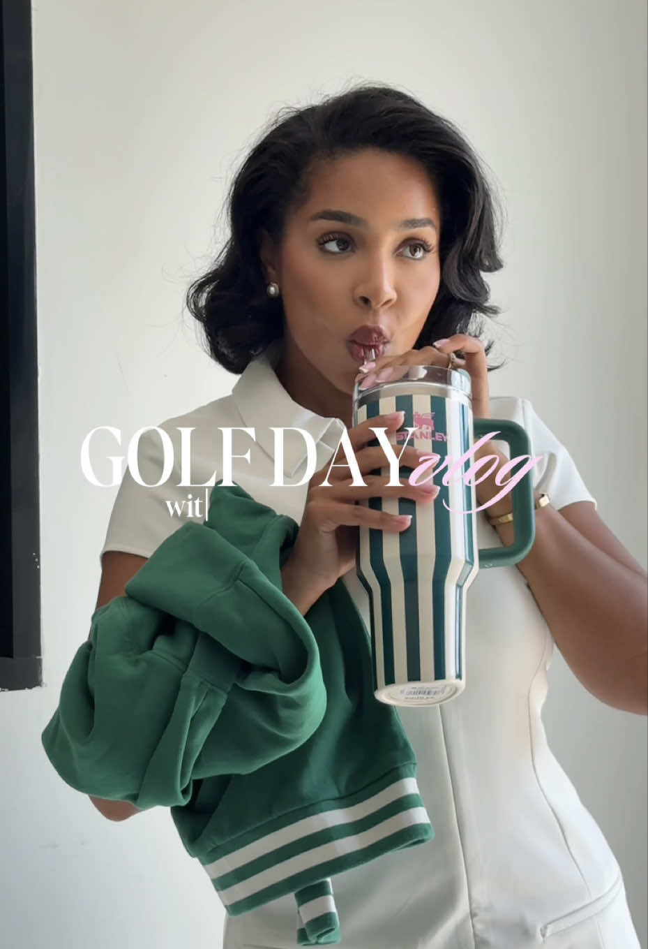 A post by @yanissasurtiktok on TikTok caption: Premier entraînement de golf avec ma nouvelle gourde @Stanley Europe Quencher H2.0 FlowState Tumbler ⛳️🩷 Appelez-moi Yanissa Woods ✨ un peu nulle au golf mais championne de l’hydratation 💦 Quencher H2.0 FlowState Tumbler  c’est : 1,2L, eau fraîche jusqu’à 2 jours, couvercle 3-en-1, et ce coloris 😍 on aime troppp #HydrateYourWay 