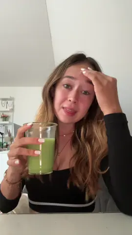 A post by @laurasophie on TikTok caption: vielleicht hilft dir das auch, wenn du nächtlichen Hunger / Schlafprobleme hast. 🤍🌙 Zu wenig Schlaf verändert deine Gefühle, deine Gedanken, sogar deine Hormone. Nimm dein Schlafproblem ernst – nicht, weil du funktionieren musst, sondern weil du Heilung verdienst!  #schlafprobleme 