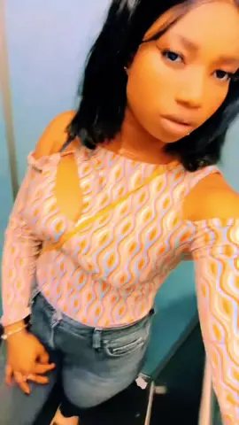 A post by @damesylla863 on TikTok caption: #viral_video #pourtoiiiiiiiiiiiiiiiii 
