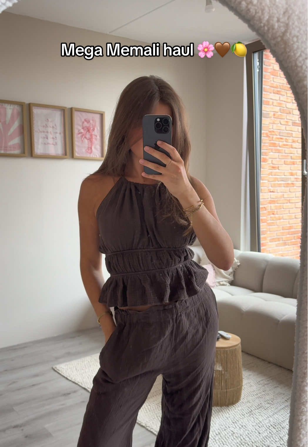 A post by @karlijn_s on TikTok caption: Perfect 1 dag voor mijn girlssssstrip, dankjewel @Memali.nl 💘💘💘 #memali #vakantieoutfit #girlstrip #barcelonatips #mallorcatips #memalihaul #gifted #zomerkleding #vakantieoutfits 