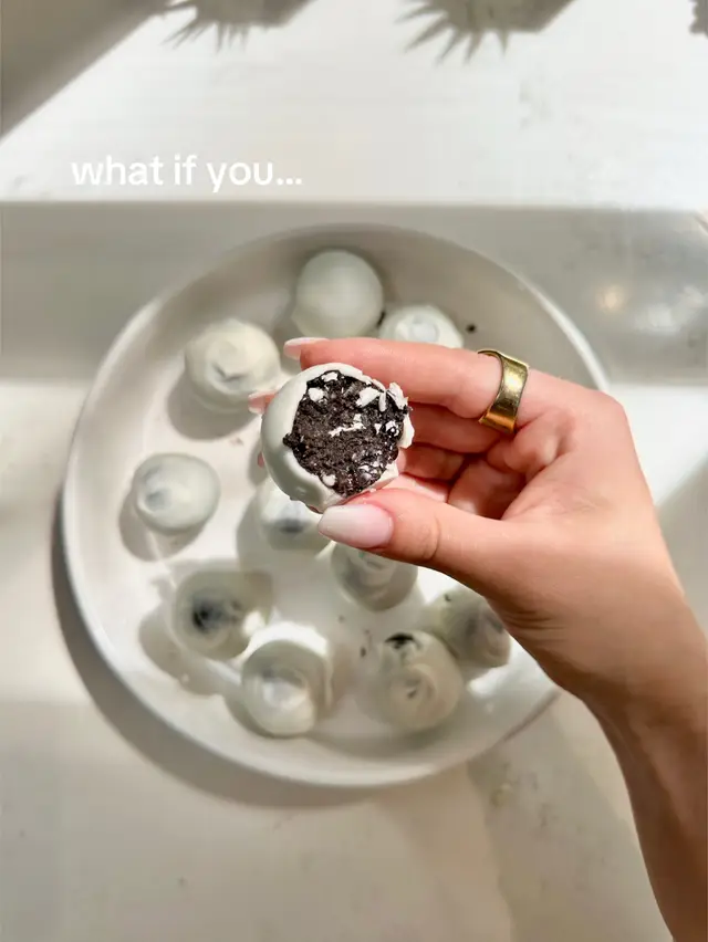 A post by @liviabenson on TikTok caption: healthy oreo balls (high-protein & no-bake!) ☕️ I didn’t let myself remake them bc they’re soooo addictinggg #healthydessert #highprotein #easyrecipes #simpleingredients #nobakedessert #oreo #vegan 