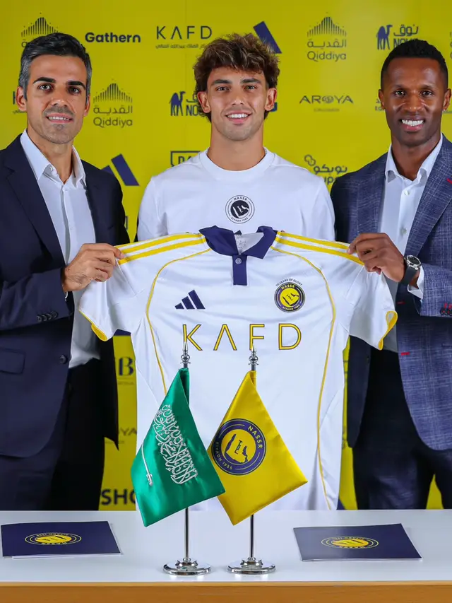 A post by @alnassr on TikTok caption: Portuguese star João Félix signs for #AlNassr 💛 #النصر #SportsOnTikTok #fyp 