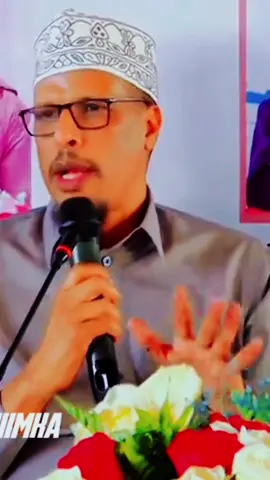 A post by @aydarusflip on TikTok caption: #duet #foryoupage❤️❤️ #xamarcadey🇸🇴🇸🇴🇸🇴🇸🇴 #Viral #Stitch #Stitch #musica 