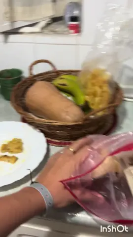 A post by @mirii_correguela10 on TikTok caption: No hay quien pueda con ellos!!!! #abuela #comida #felix #paratiiiiiiiiiiiiiiiiiiiiiiiiiiiiiii #para 🤪🤪🤪