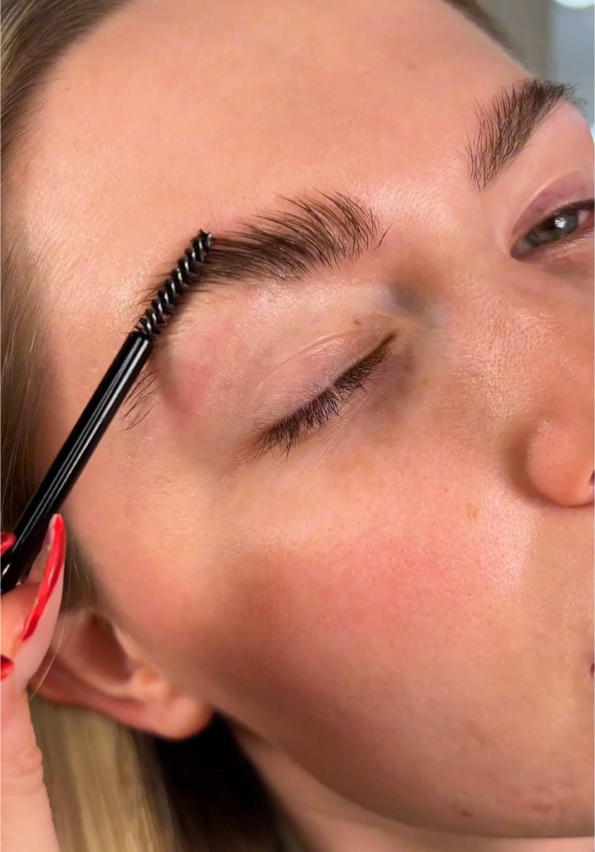 A post by @superdrug on TikTok caption: Holiday beauty prep made easy and affordable!💸✨ Get vacay-ready in literal minutes with Dybrow and Clusters from @EYLURE LONDON 💖 ✨Save money by skipping the salon ✨Cover greys and tint brows effortlessly with Dybrow ✨Customise your own lash look with clusters ✨No appointments, no fuss just flawless results in minutes #Eylure #Eylurelashes #Lashes #Dybrow #Browdye