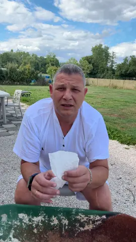 A post by @lvprvention on TikTok caption: Le harcèlement, ce n’est pas juste des mots. C’est des vies brisées. Des silences qui pèsent. Des tragédies qu’on aurait pu éviter. Aujourd’hui, trop de monde souffrent dans l’ombre, certains jusqu’à l’irréparable… Mais on peut agir. On doit agir. Ensemble. 🚫 Fermer les yeux, c’est laisser faire. 💬 En parler, c’est déjà résister. 💪 Soutenir, c’est déjà sauver. Dans cette vidéo, je vous partage ma vision du harcèlement et pourquoi on ne peut plus faire semblant. #StopHarcèlement #Prévention #BriserLeSilence #AgirEnsemble #LVPrévention #harcelement #respect 