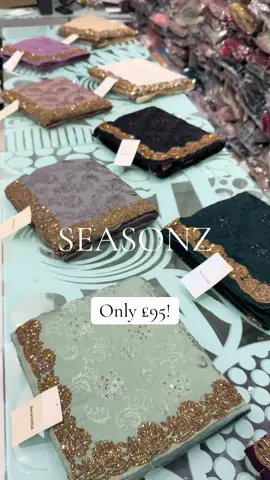 A post by @seasonz_sarees on TikTok caption: #fyp #weddingszn #brownwedding #desitiktok #seasonzbirmingham #seasonz #weddingtiktok #bengaliwedding #seasonz_uk #weddingtiktok #desigirl #seasonz_sarees #weddingtiktok #seasonz_uk #trending 
