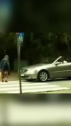 A post by @strangefishsea on TikTok caption: #scared #scareprank #funny #funnyvideo #prank #pranks #fyp 