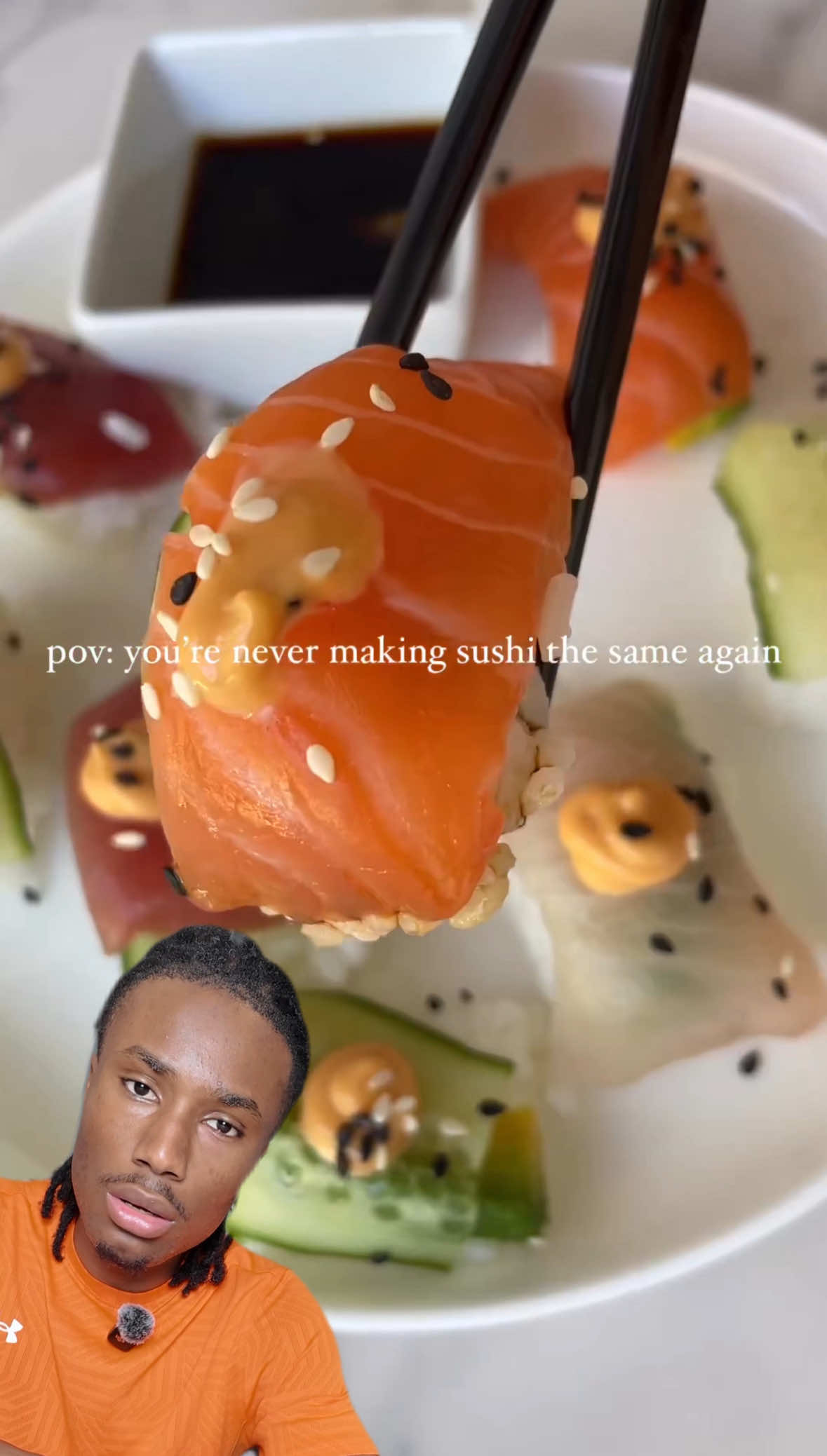 A post by @eatwithabdoul on TikTok caption: Sushis avec un moule à glaçons !🧊🍣 #fyp #teste #recette #sushi #videoviral 