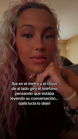 A post by @aynat_bm on TikTok caption: Esas cosas no se hacen Roberto!!! #chisme #conversacion #metro #humor #pareja #aynat_bm 