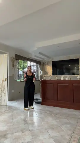 A post by @veryladygaga1 on TikTok caption: Ischia arrivo👍💪🏻