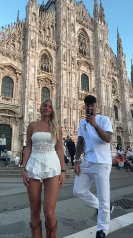 A post by @iriss.vallaranii on TikTok caption: due gelatai @gianmarco fabrizi 