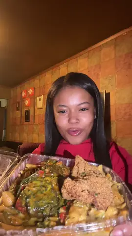 A post by @its_niakay on TikTok caption: Fried Catfish and stuffed salmon Alfredo omg😩😩😩😋😋😋😋 @FOTR 🍽️  #Foodontherun #Chicagofood #Alfredo #Chicago #salmon 