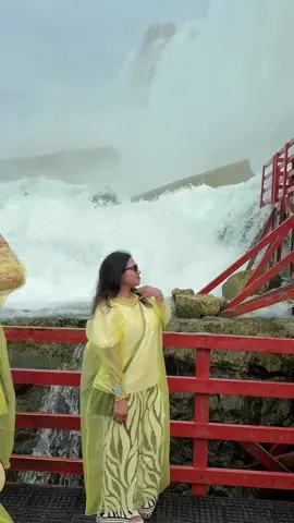 A post by @hasnachy_19 on TikTok caption: How beautiful! #niagarafalls #foryou