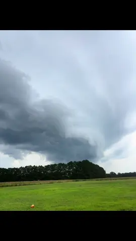 A post by @itsthemodernmom on TikTok caption: Florida weather is insane! #fyp #florida #tornado #floridaweather #foryou