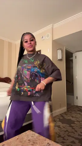 A post by @yungfrann on TikTok caption: Bye bye New Orleans, On my way to the yams #famousfr😘 