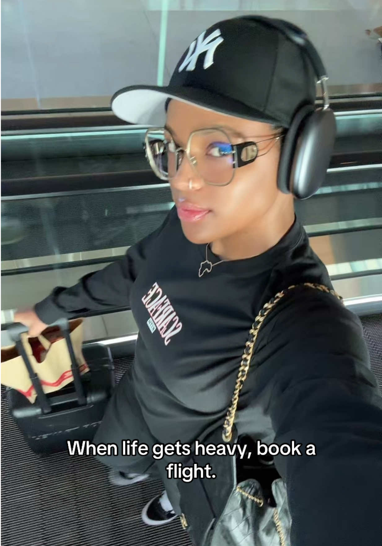 A post by @didistone on TikTok caption: 😊