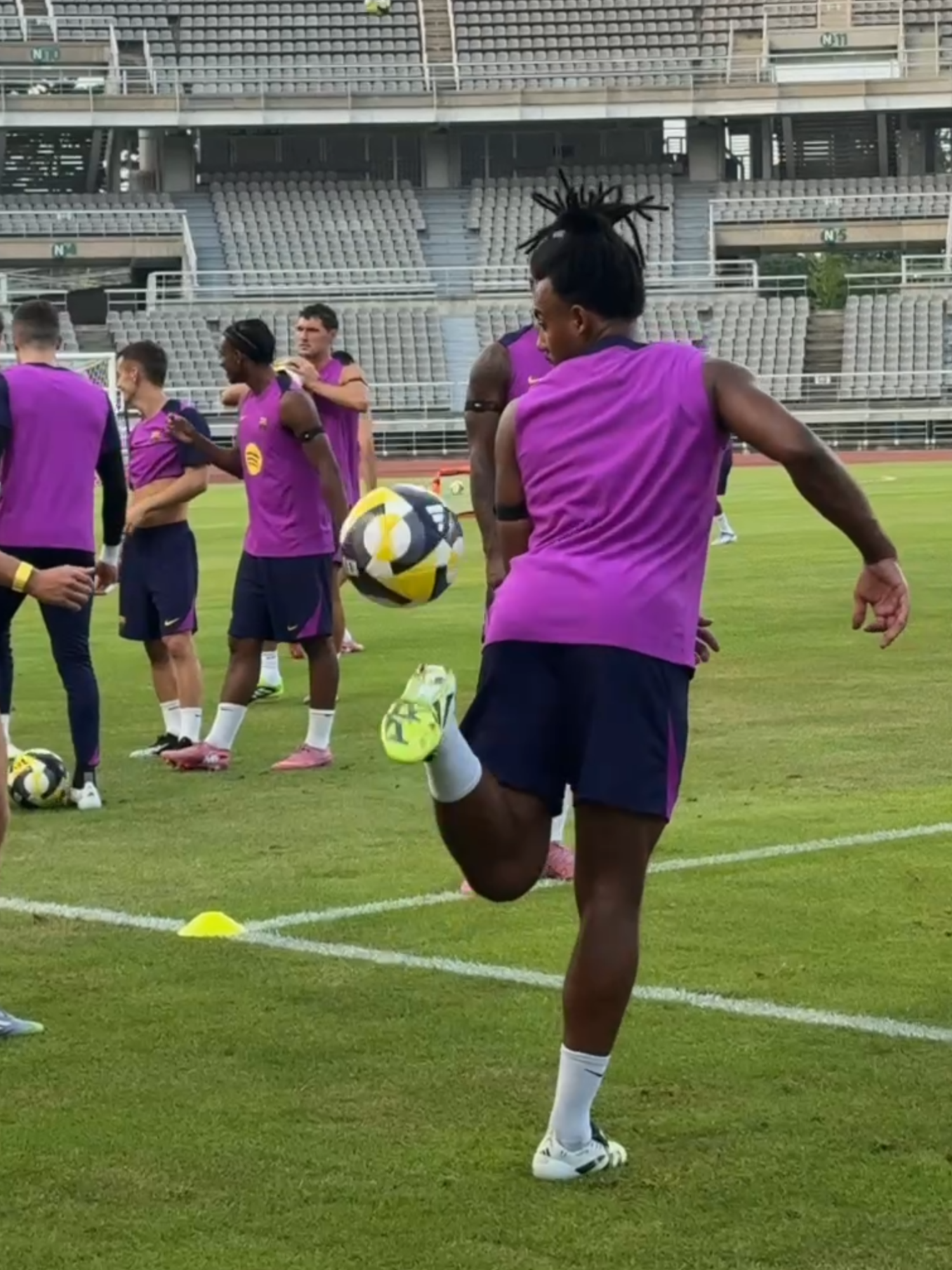 A post by @fcbarcelona on TikTok caption: The talent is next level 🤤 #fcbarcelona #barçaontiktok #DeportesEnTikTok #Seoul