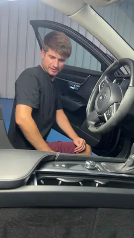 A post by @stoiandetailingconstanta on TikTok caption: Marele scriitor ✍️ 😅 #StoianDetailing #WashingMyCar #fyp #PolishAuto #AutoDetailing 