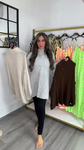 A post by @sase_boutiques on TikTok caption: Live now with huge deals 💖