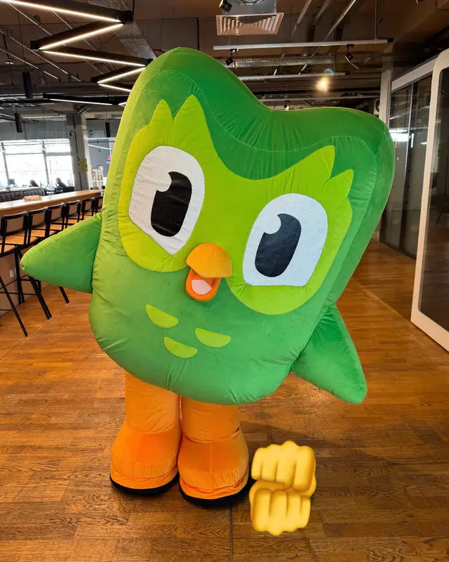 A post by @duolingofrance on TikTok caption: mon fils 🥹 #duolingo 