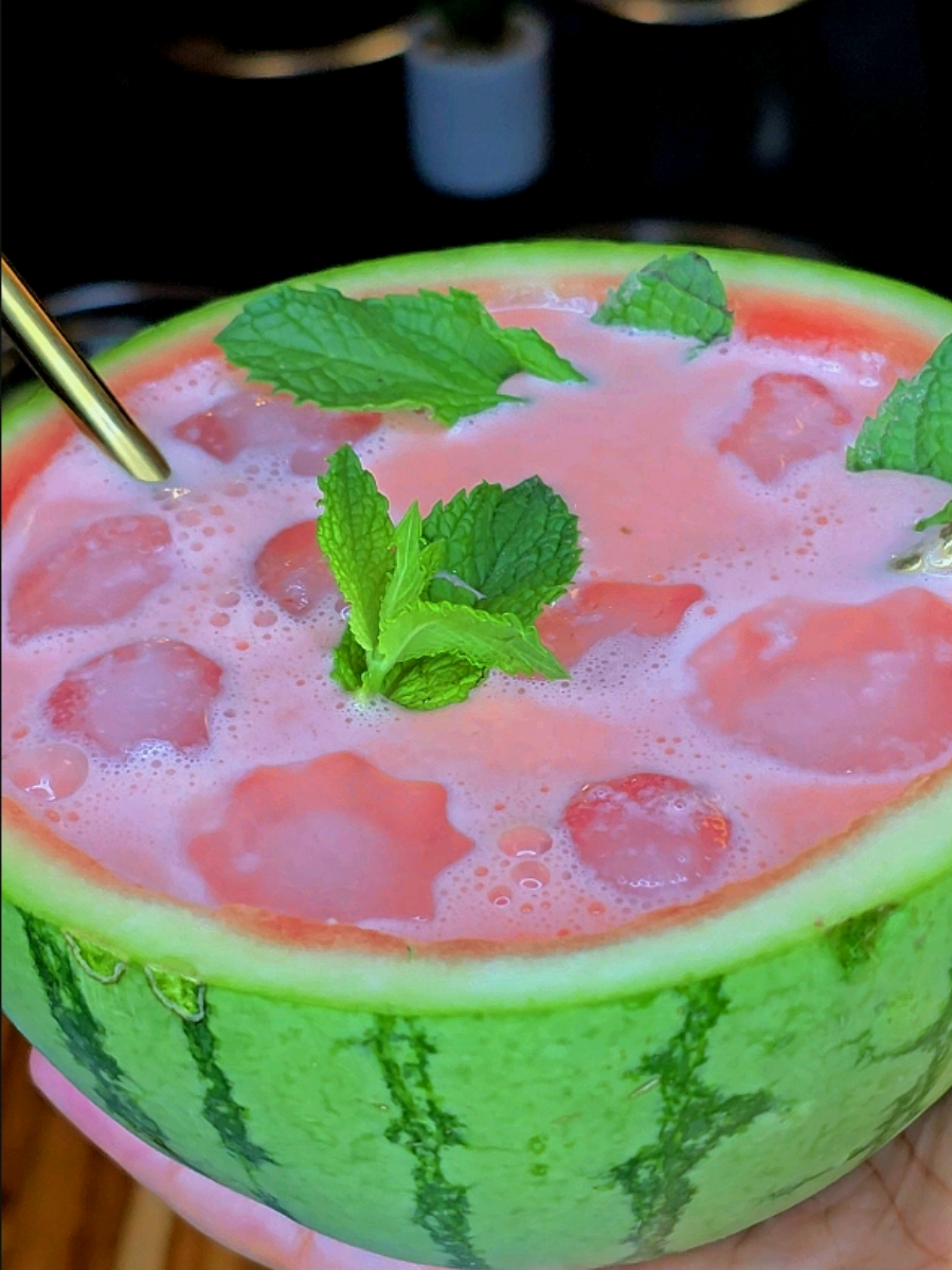 A post by @susumua2 on TikTok caption: Replying to @nanuti67 🤣🥰 #watermelon #thesusuway #susuinseattle🇺🇲 #cookwithme #habeshatiktok #eritreantiktok🇪🇷🇪🇷habesha #ethiopian_tik_tok #ethioerteria🇪🇹🇪🇷🇪🇹🇪🇷🇪🇹 
