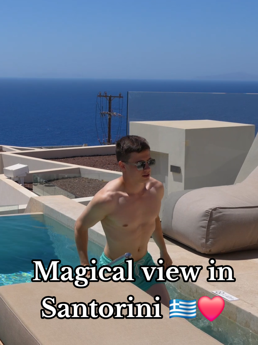 A post by @leolorenzooo on TikTok caption: Magical view in Santorini 🇬🇷❤️ Amazing time with @pauline_czk in this incredible place with insane view 😍 Insta: 🕺@leolorenzooo 💻@makana_media Feel free to share 🙏 #Santorini #SantoriniGreece #VisitGreece #GreekIslands #Cyclades 