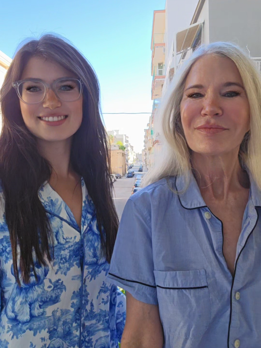 A post by @alexastrike7 on TikTok caption: seniorina ciao ciao😊🇮🇹❤️ @Julie.thedesigntwins #fyp 
