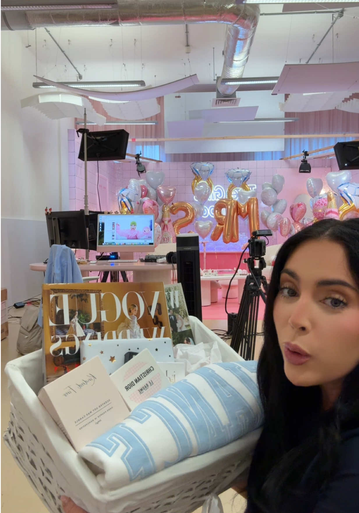 A post by @cinziazullo on TikTok caption: we love a hamper 💍💕