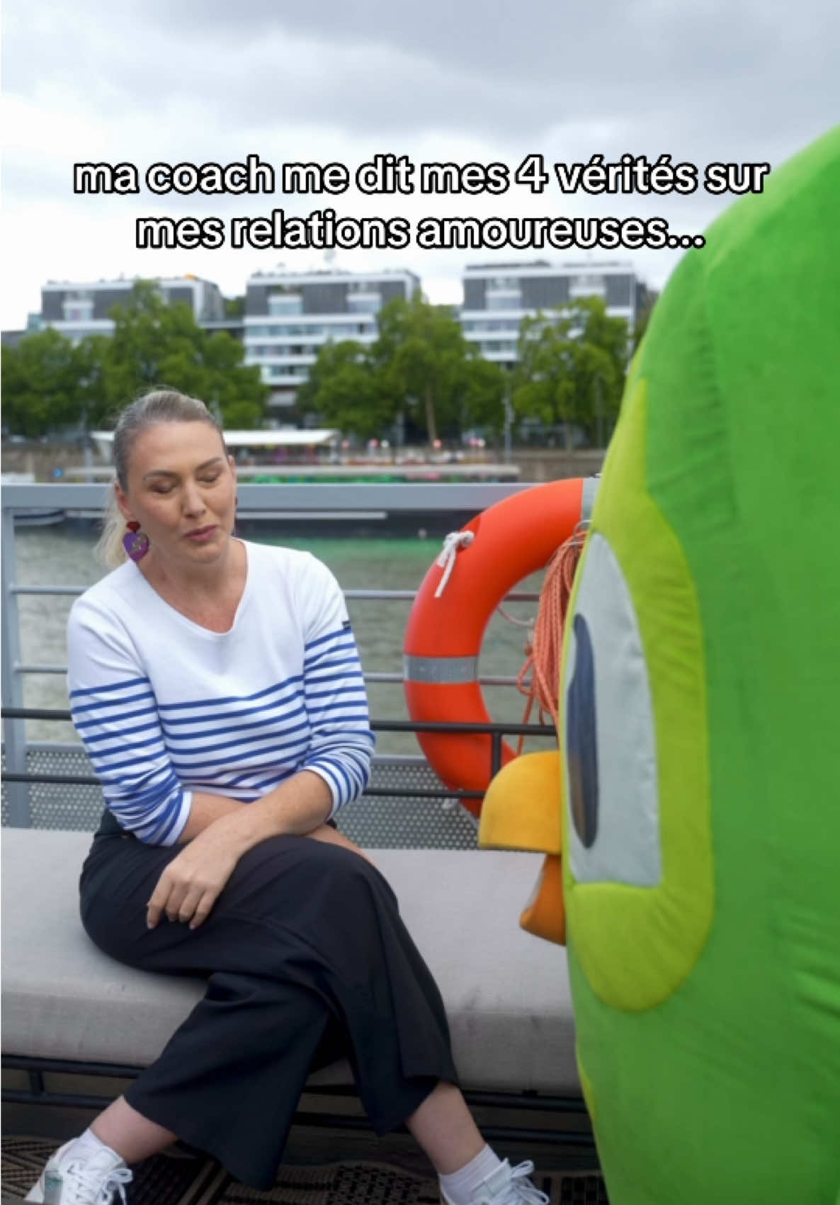 A post by @duolingofrance on TikTok caption: je me sens enfin guéri et prêt à trouver l'amour sain #duolingo #lavilla