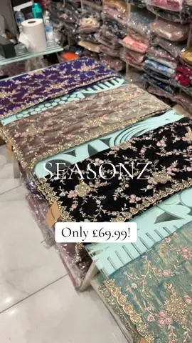 A post by @seasonz_sarees on TikTok caption: #fyp #weddingszn #seasonzbirmingham #brownwedding #bengalitiktok #weddingtiktok #seasonz_sarees #bengaliwedding #shaadiszn #browngirl #seasonz_uk #trending 