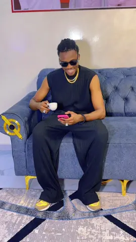 A post by @lok_bombe on TikTok caption: @Mome_sa_rew 