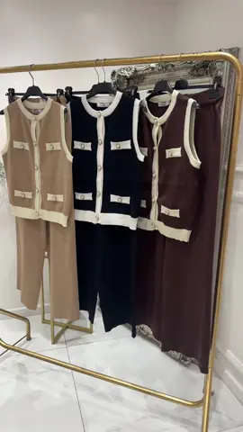 A post by @rheasboutiquex on TikTok caption: NEWNESS 😻😻😻😻 #fyppppppppppppppppppppppp #fashioninspo #tiktokmademebuyit #boutique #clothingbrand #smallbusiness #goviral #clothing #fashion #2piecesets #airportoutfits #summertime #2025 #fashiontiktok #sales #markets 