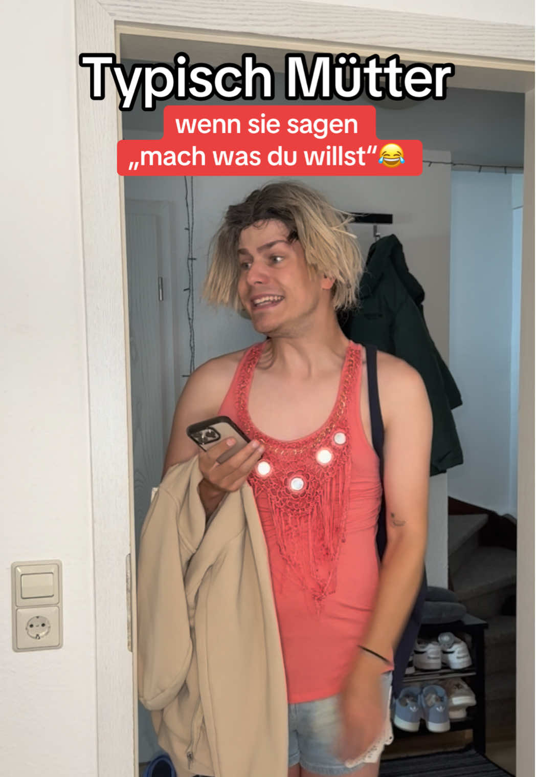 A post by @itsofficialmarco on TikTok caption: Sind eure Mütter auch so?🙄😂ïñstà-itsofficialmarco🫶🏼Hahah